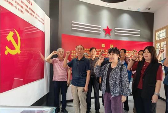 陜西省建筑材料聯(lián)合會開展鄂豫陜蘇維埃政府葛牌鎮(zhèn)紀(jì)念館參觀學(xué)習(xí)活動